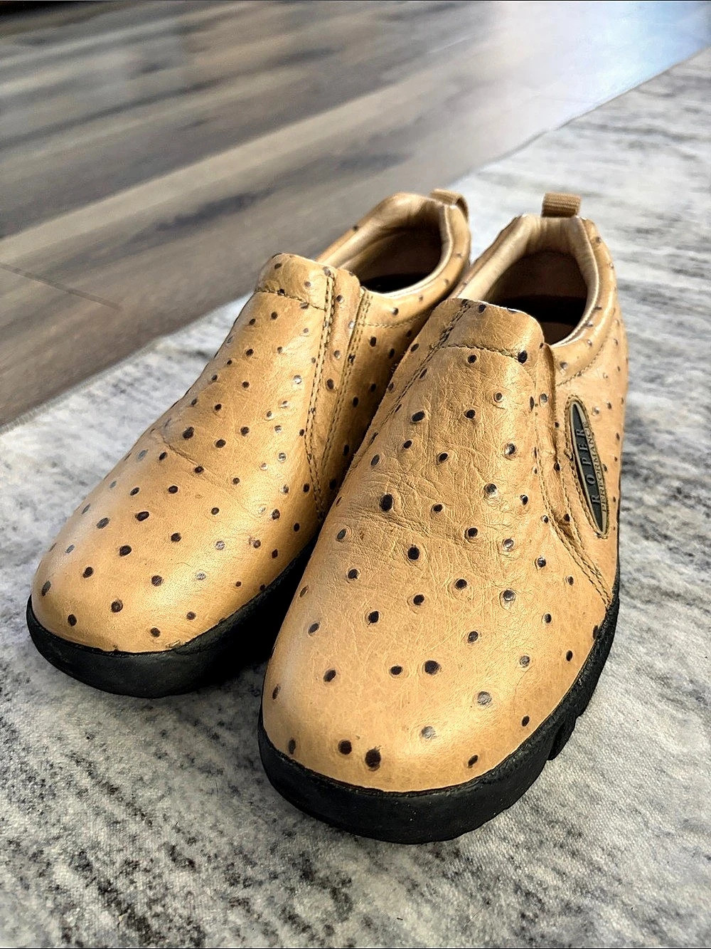 Roper tan faux ostrich print leather performance slip-on casual shoes women’s sz